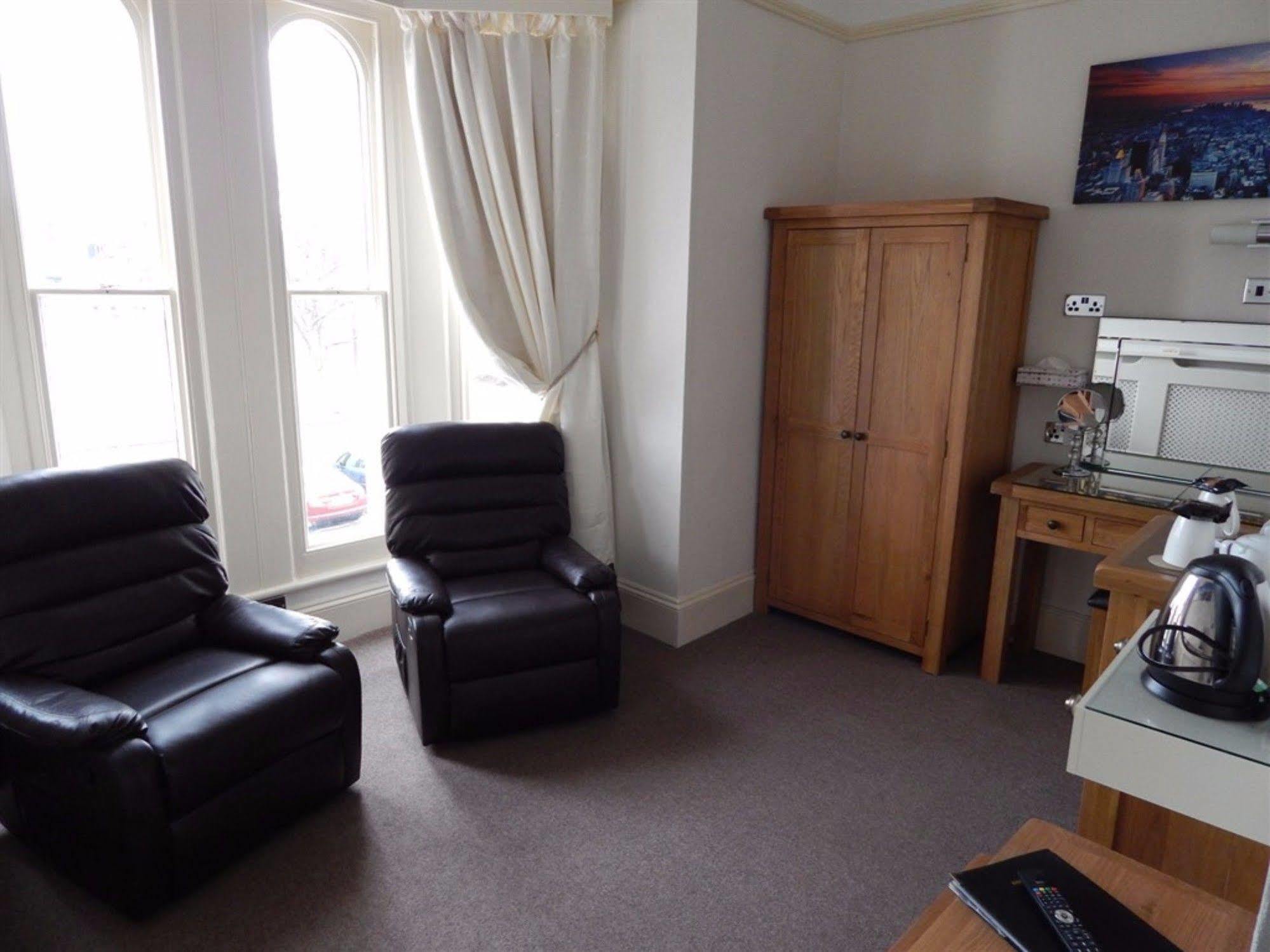 Hotel 3 Norfolk Square Great Yarmouth Esterno foto